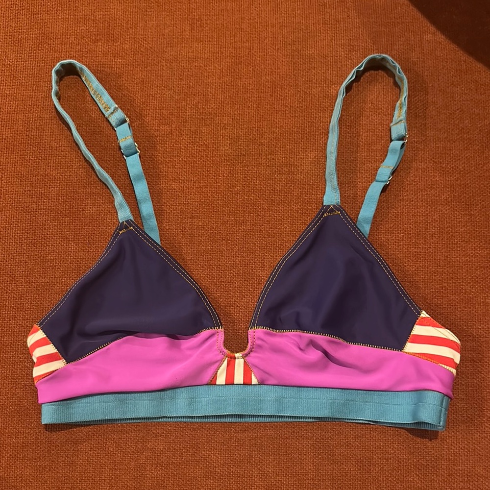 XiRENA Purple and Pink Bra with Adjustable Straps